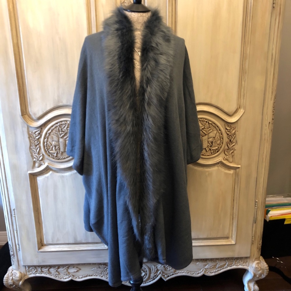 Grey Shawl with Faux Fur Collar